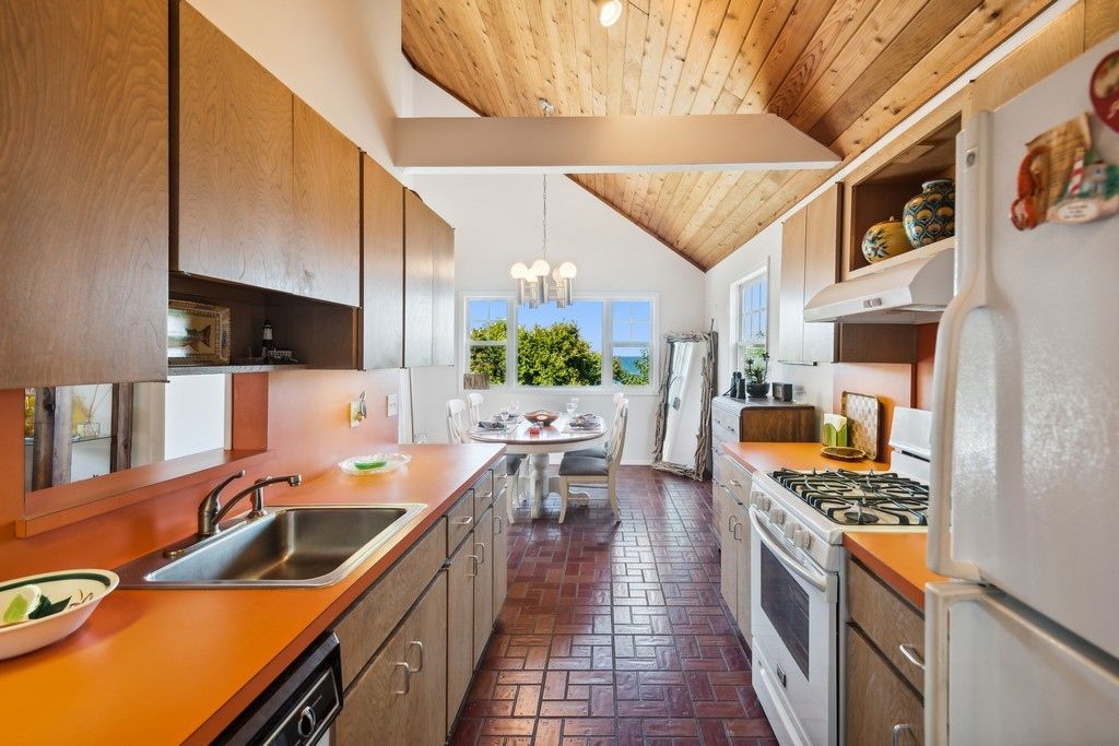 Chandelier, Dining room, Interior, Kitchen, Pendant Lights, Wooden Ceilings