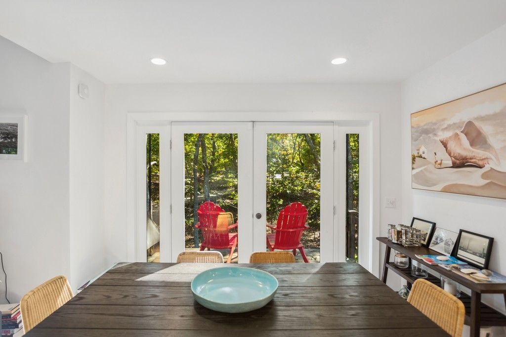 Dining room, Interior, Recessed Lighting