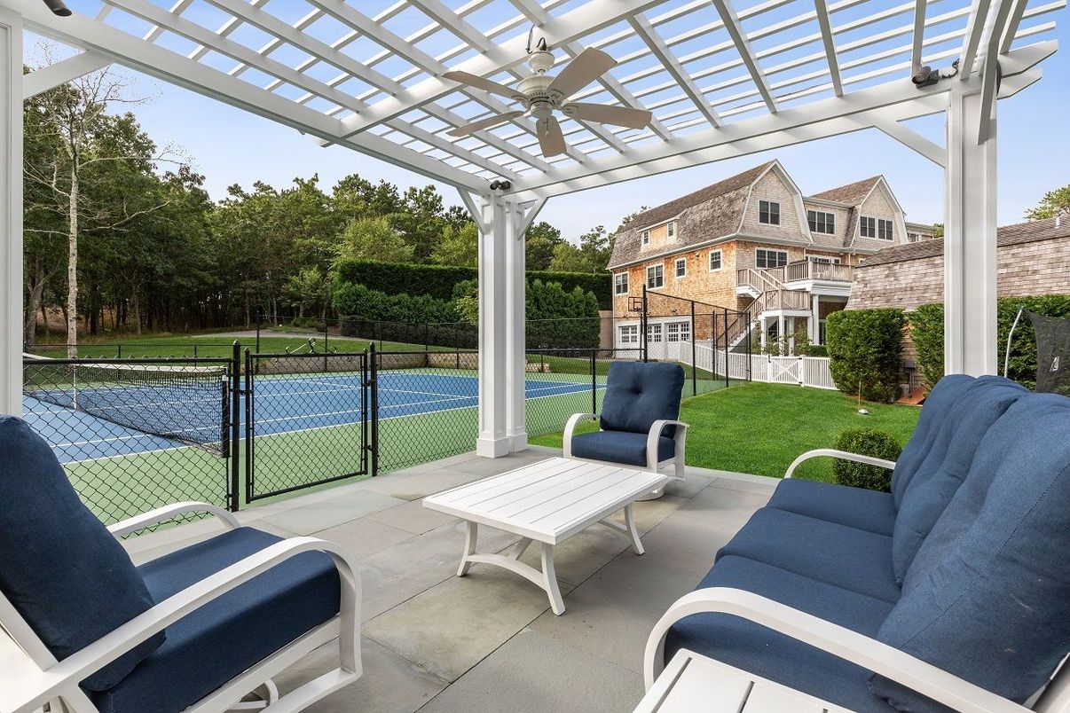 Exterior, Tennis Courts