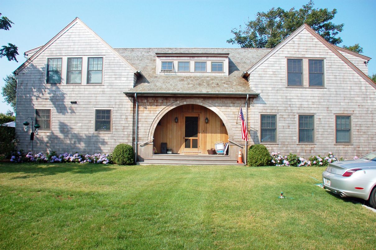 Exterior, Facade, Farmhouse