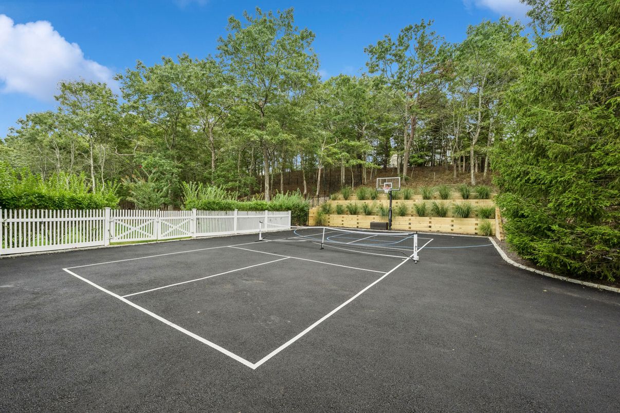 Exterior, Tennis Courts