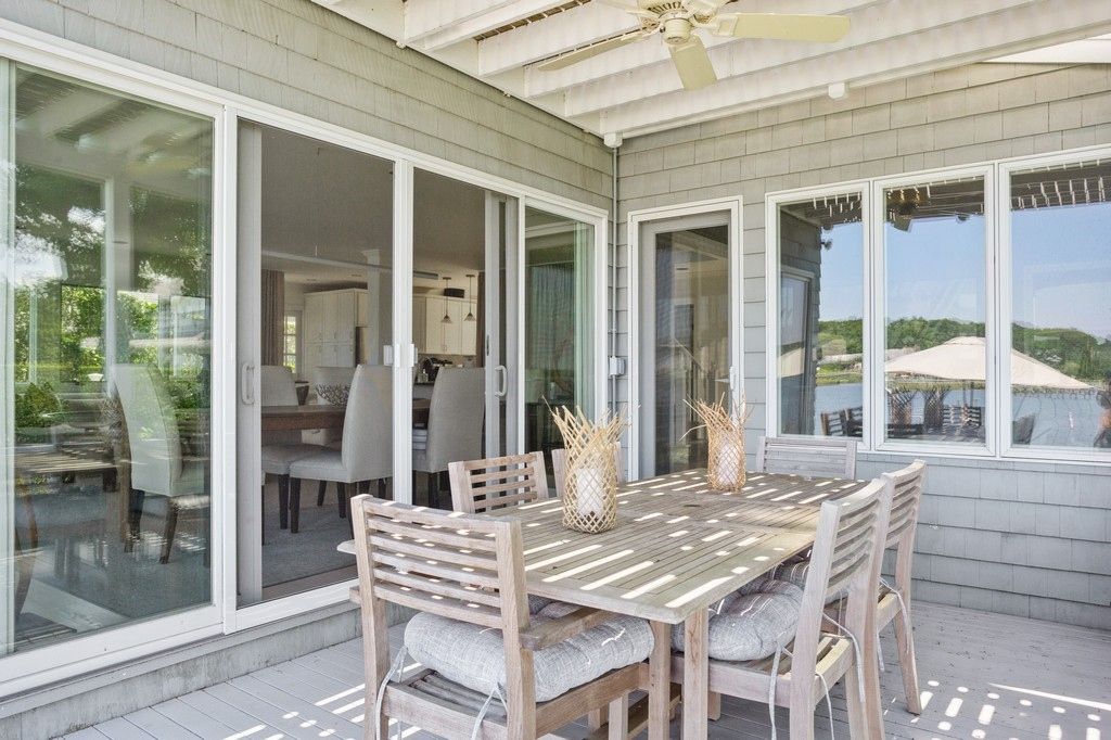 Dining room, Exterior, Water