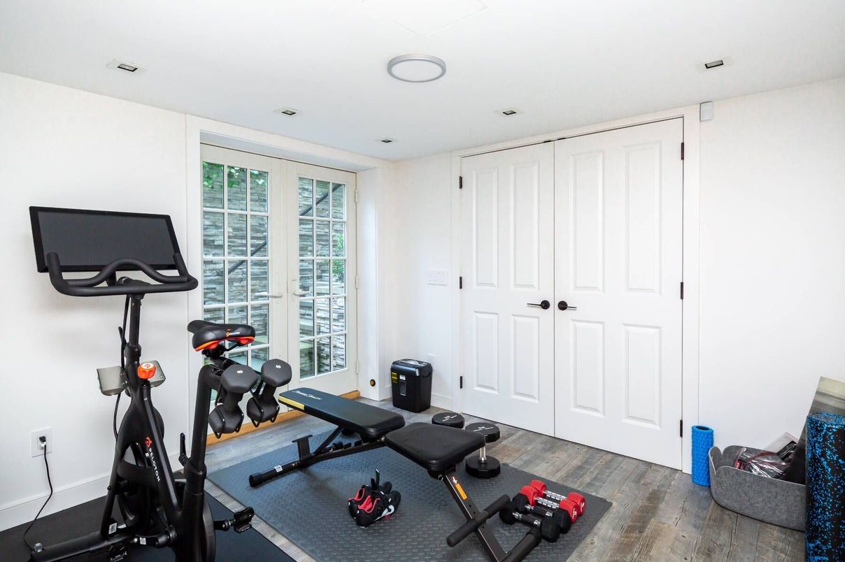 Fitness Equipment, Interior, Recessed Lighting, Wood Texture Flooring