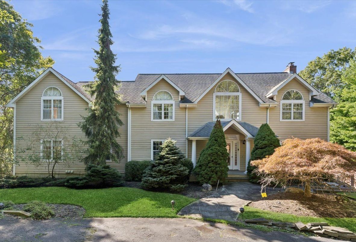 Exterior, Facade, Farmhouse