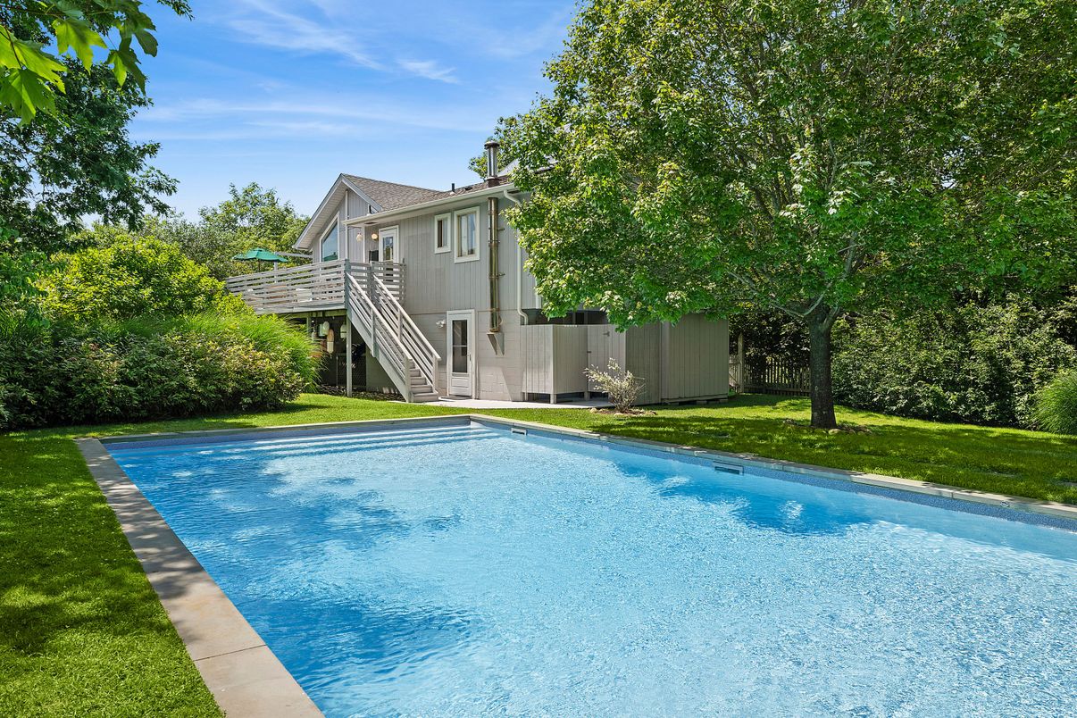 Exterior, Pool