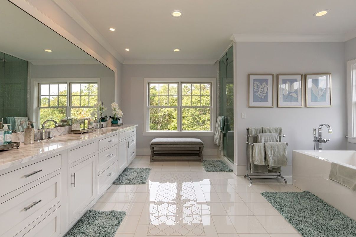 Bathroom, Dual Sink Vanities, Interior, Recessed Lighting