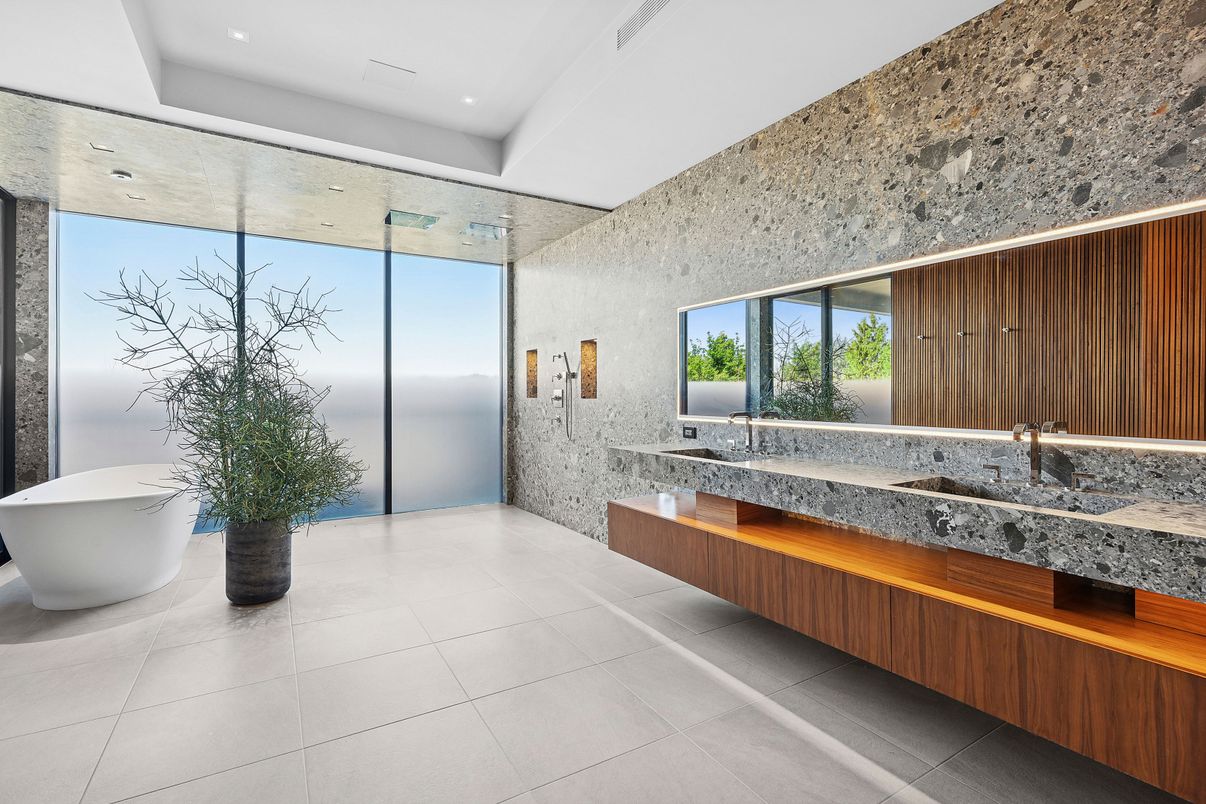 Bathroom, Dual Sink Vanities, Free Standing Baths, Interior, Recessed Lighting