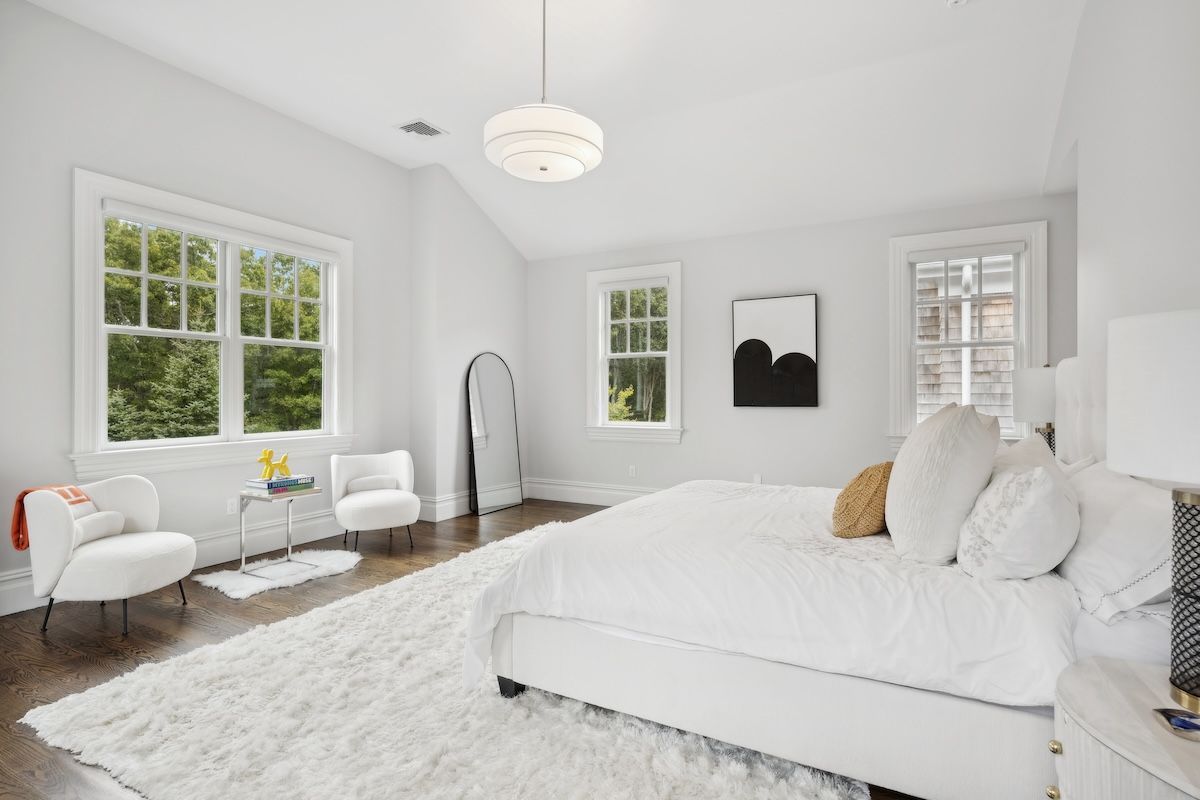 Bedroom, Interior, Pendant Lights, Wood Texture Flooring