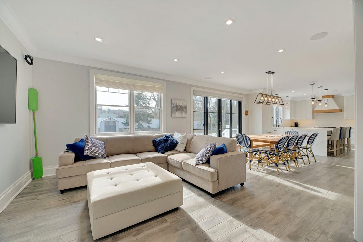 Dining room, Interior, Kitchen, Living room, Pendant Lights, Recessed Lighting, Wood Texture Flooring