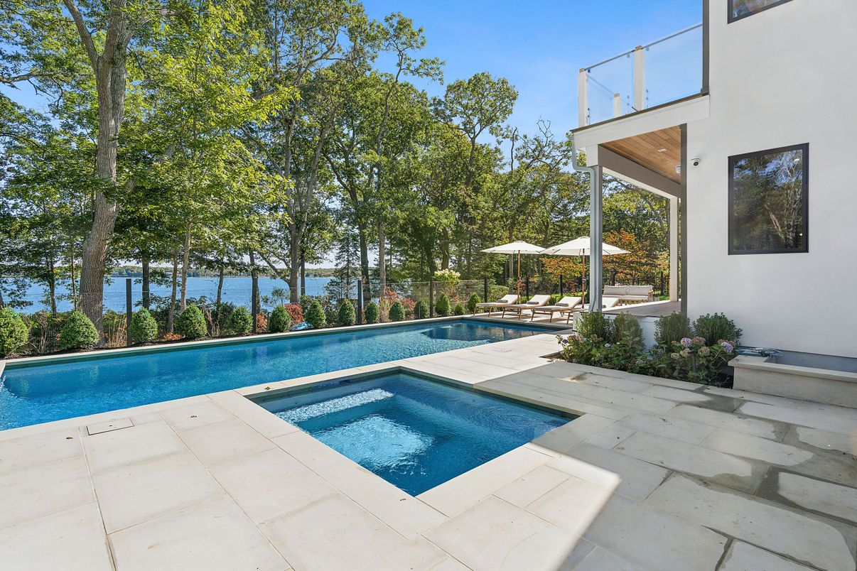 Exterior, Pool, Water