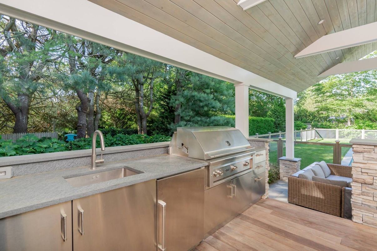 Exterior, Outdoor Kitchen