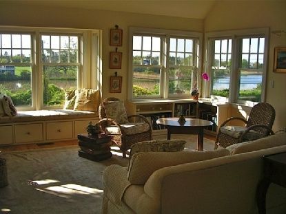 Interior, Living room, Water