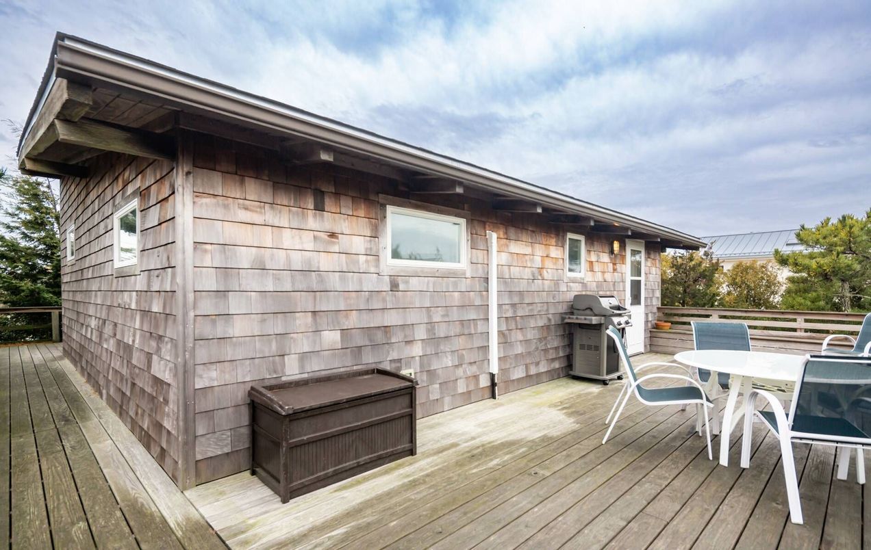Exterior, Hot Tub