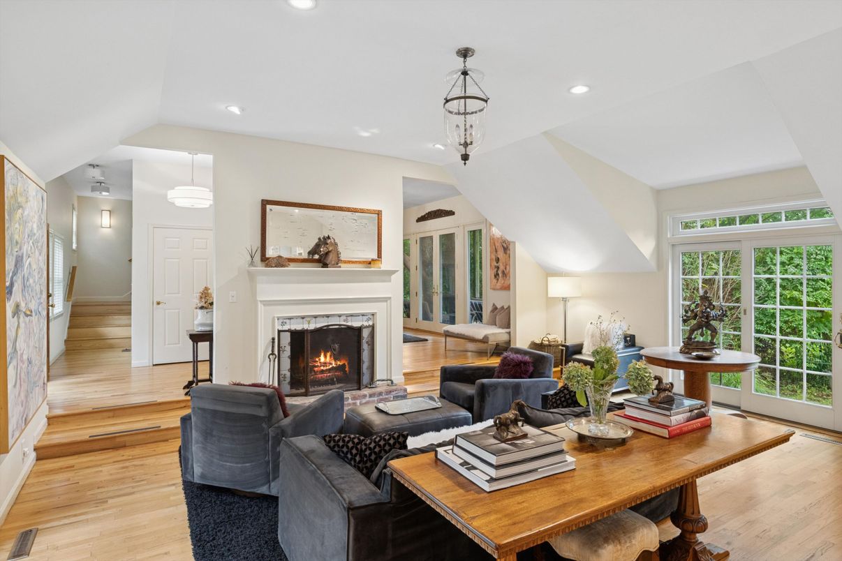 Fireplace, Interior, Living room, Pendant Lights, Recessed Lighting, Wood Texture Flooring