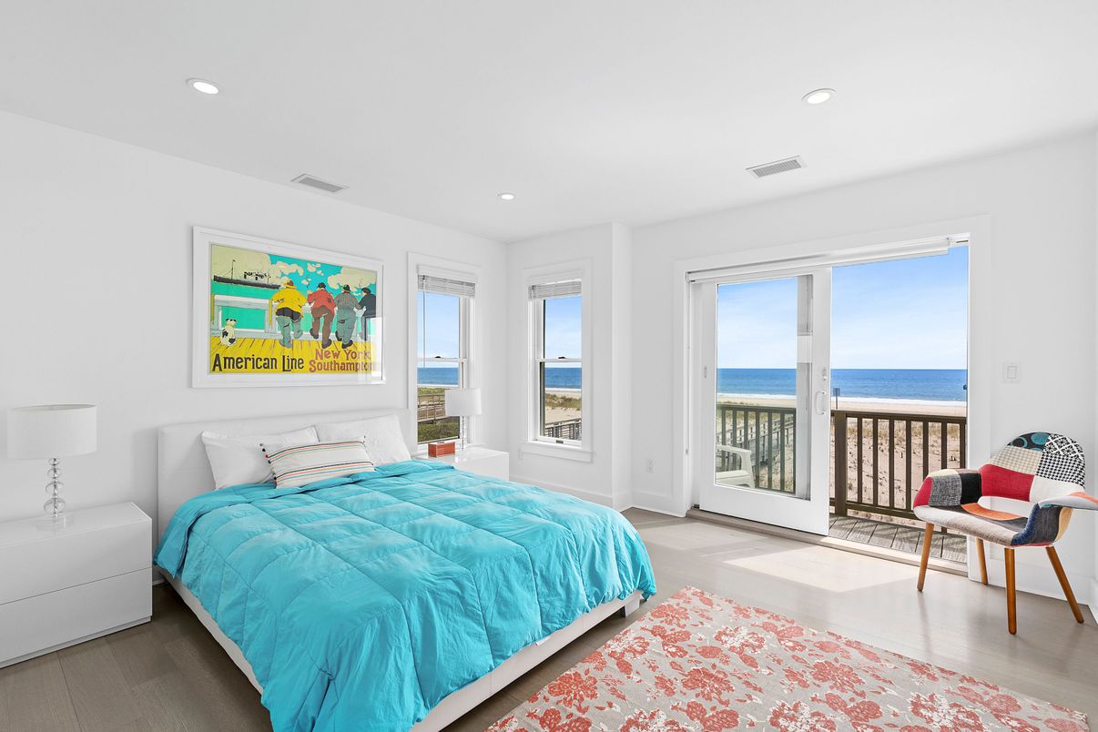 Bedroom, Interior, Recessed Lighting, Water, Wood Texture Flooring