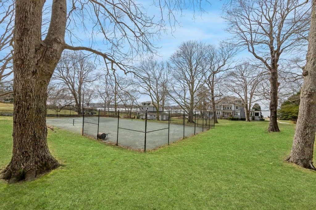 Exterior, Tennis Courts