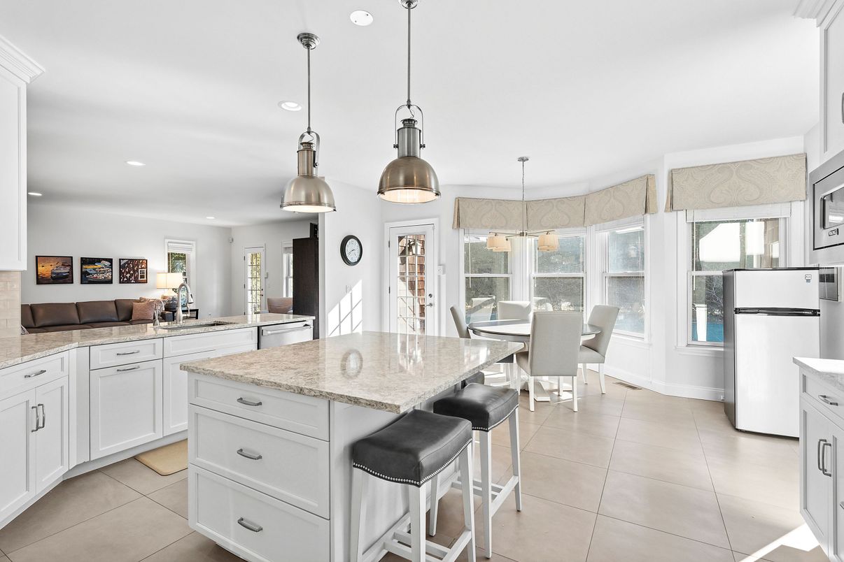 Dining room, Interior, Kitchen, Pendant Lights, Recessed Lighting