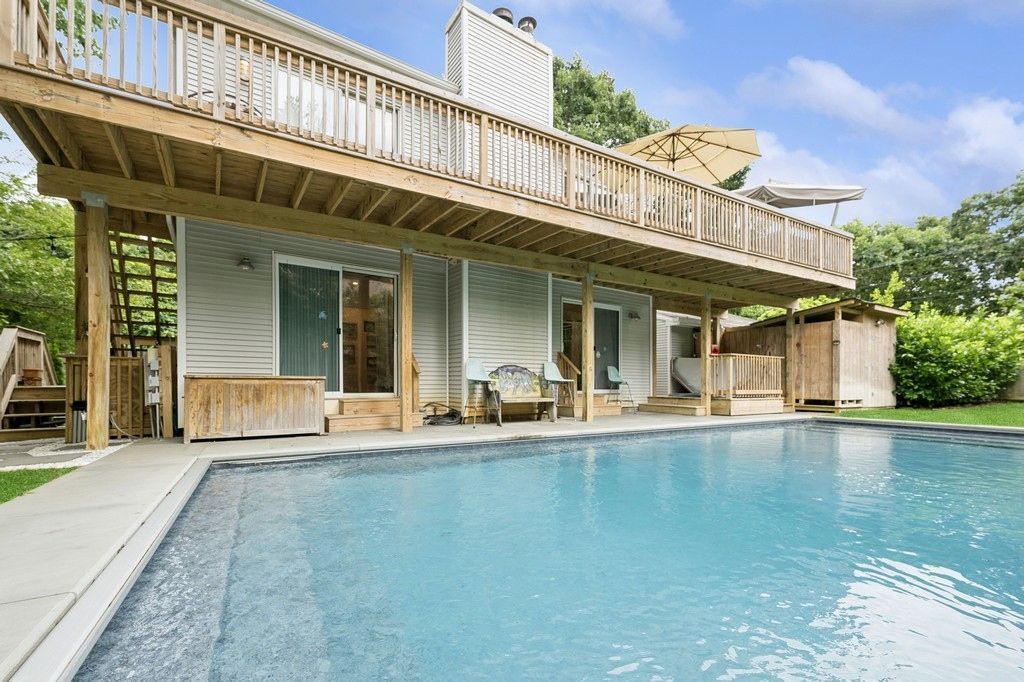 Exterior, Pool