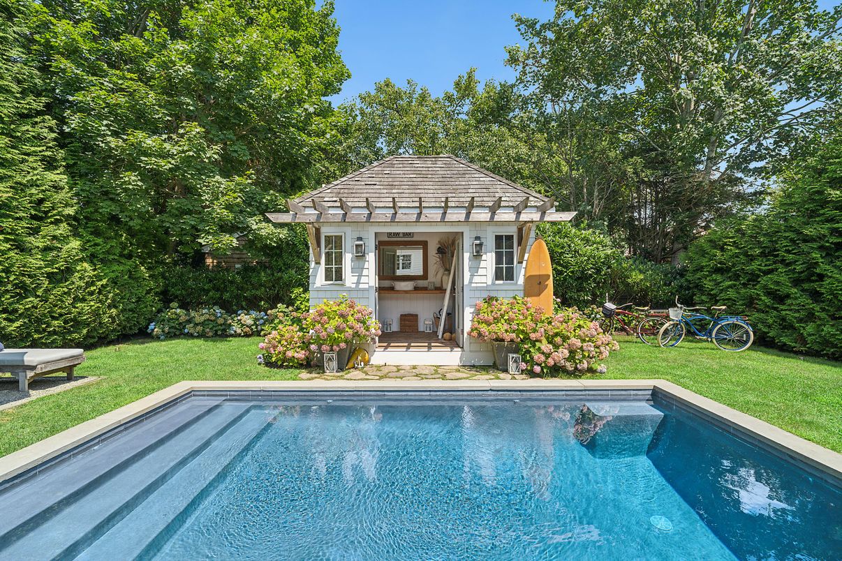 Exterior, Pool