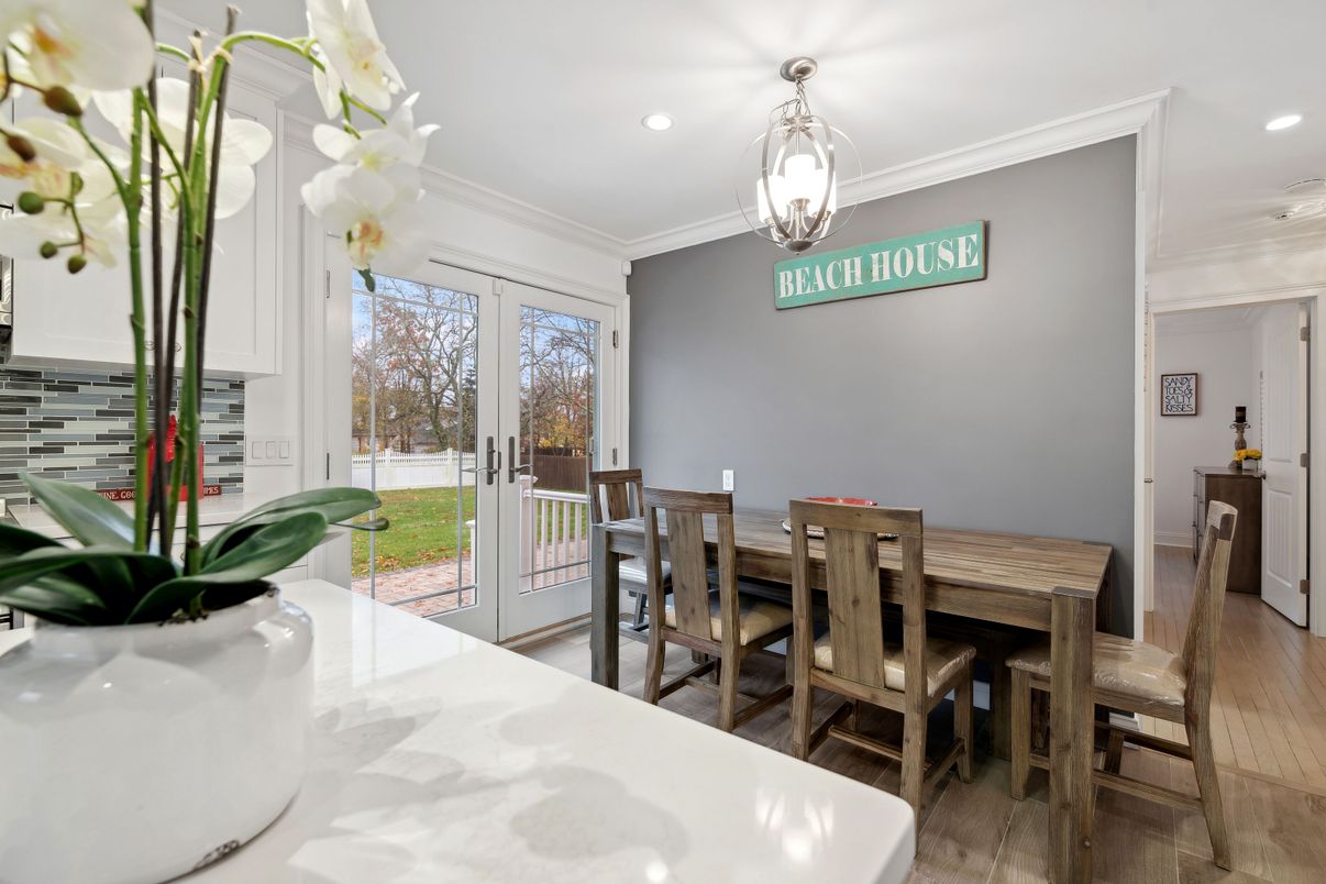 Dining room, Interior, Pendant Lights, Recessed Lighting, Wood Texture Flooring