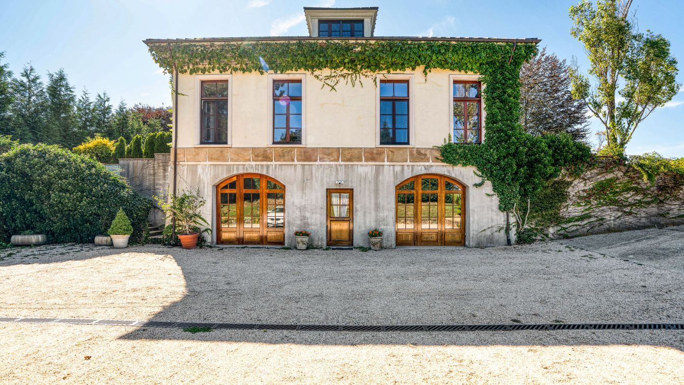 Exterior, Facade, French Provincial