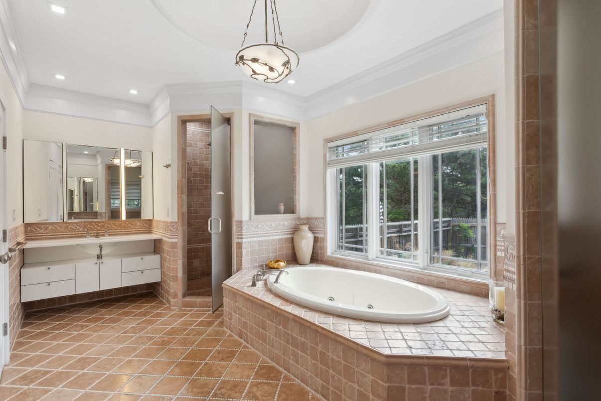 Bathroom, Interior, Pendant Lights, Recessed Lighting