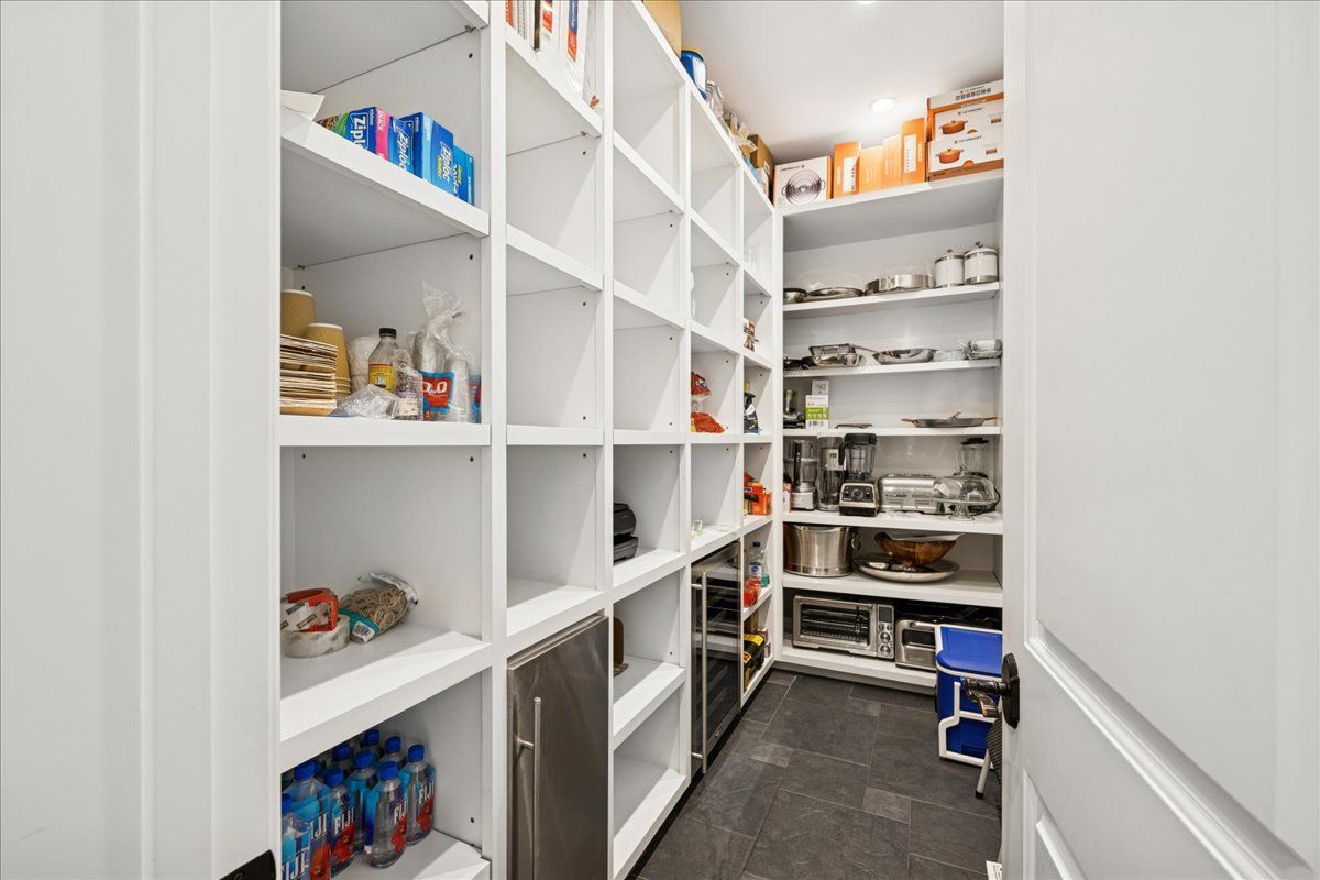 Interior, Recessed Lighting, Walk-in Closets