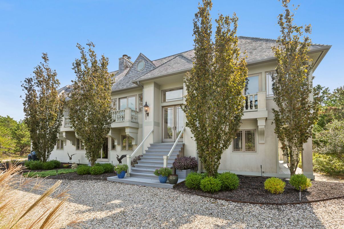 Backyard, Exterior, Facade, French Provincial