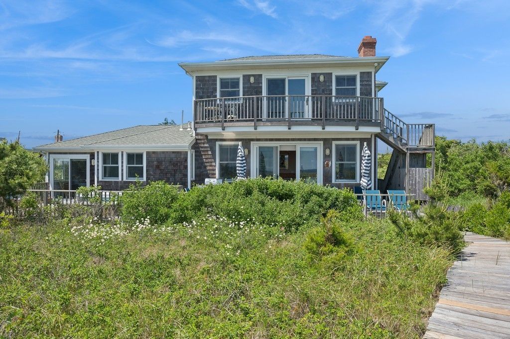Exterior, Facade, American Foursquare