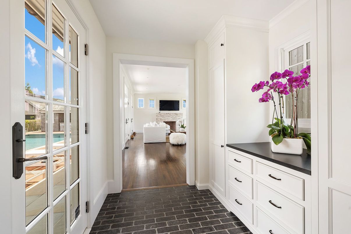 Bedroom, Interior, Recessed Lighting, Water, Wood Texture Flooring