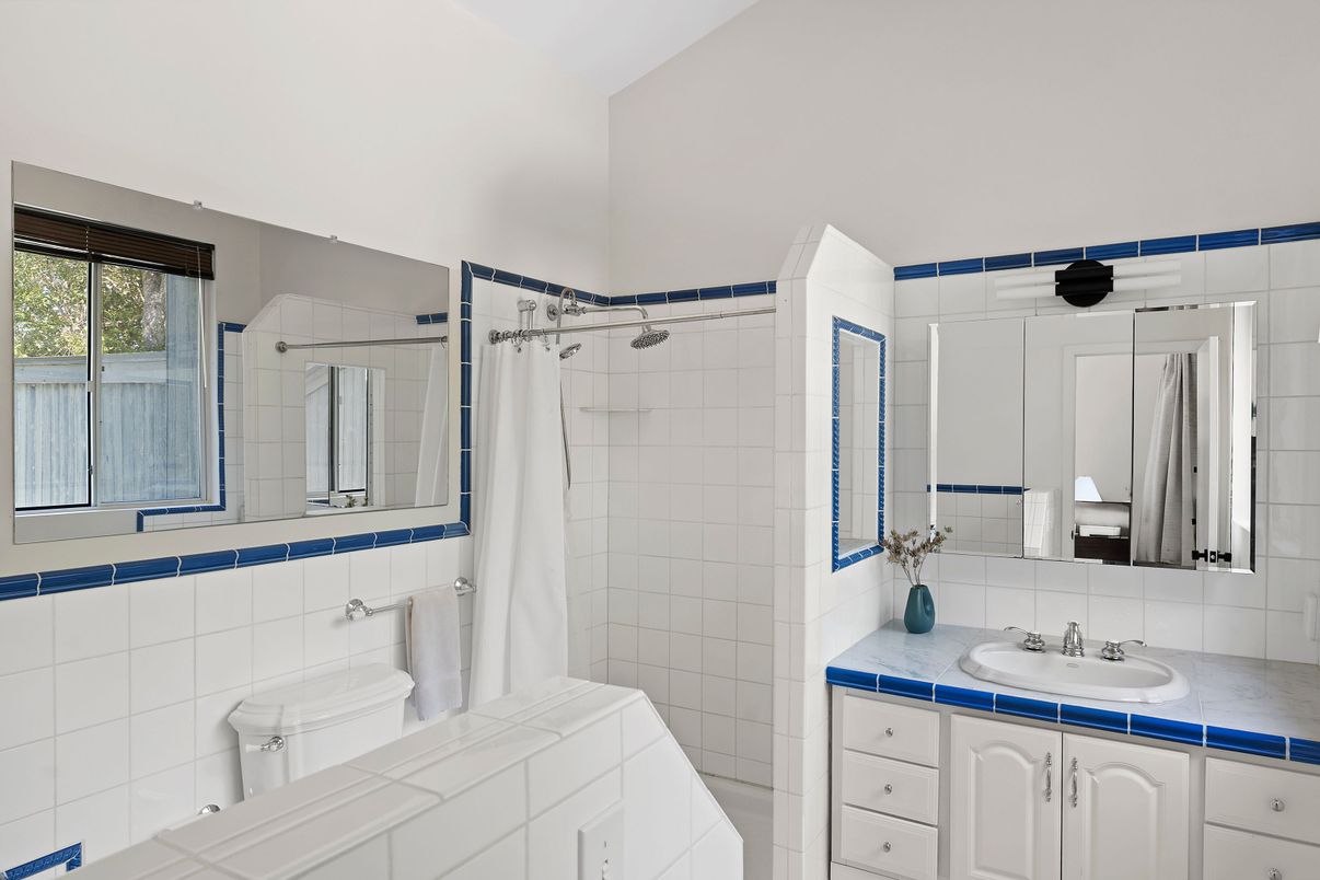 Bathroom, Interior, Tile Countertops