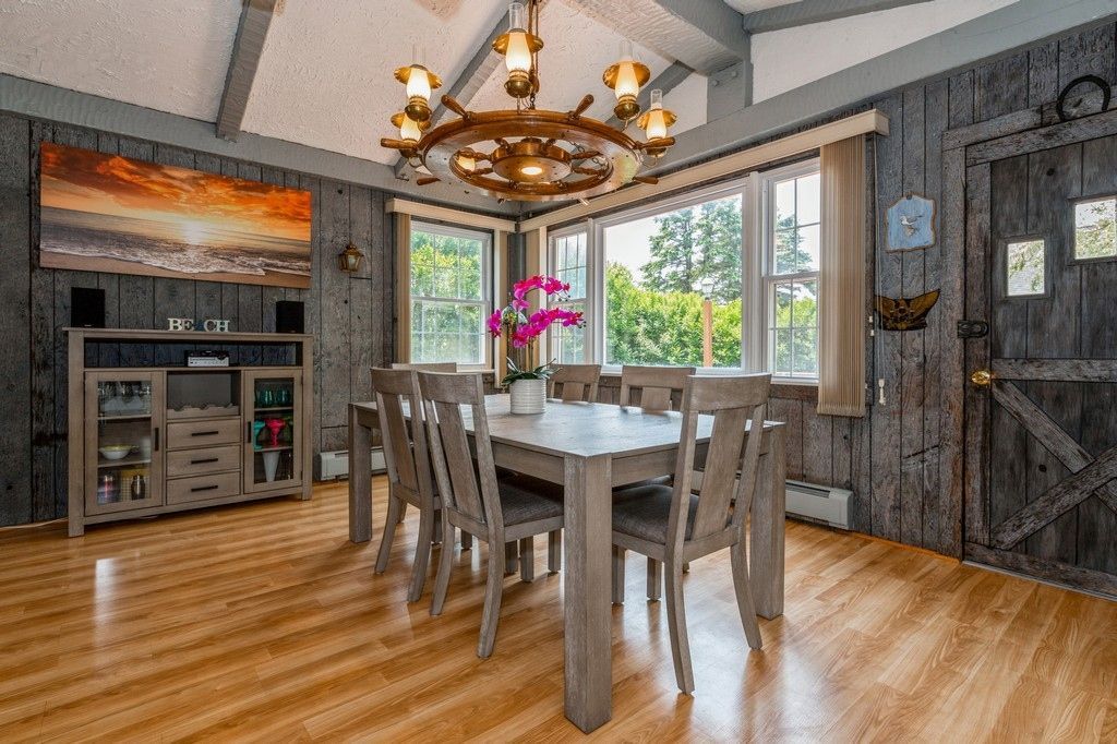 Chandelier, Dining room, Interior, Wood Texture Flooring, Wooden Walls