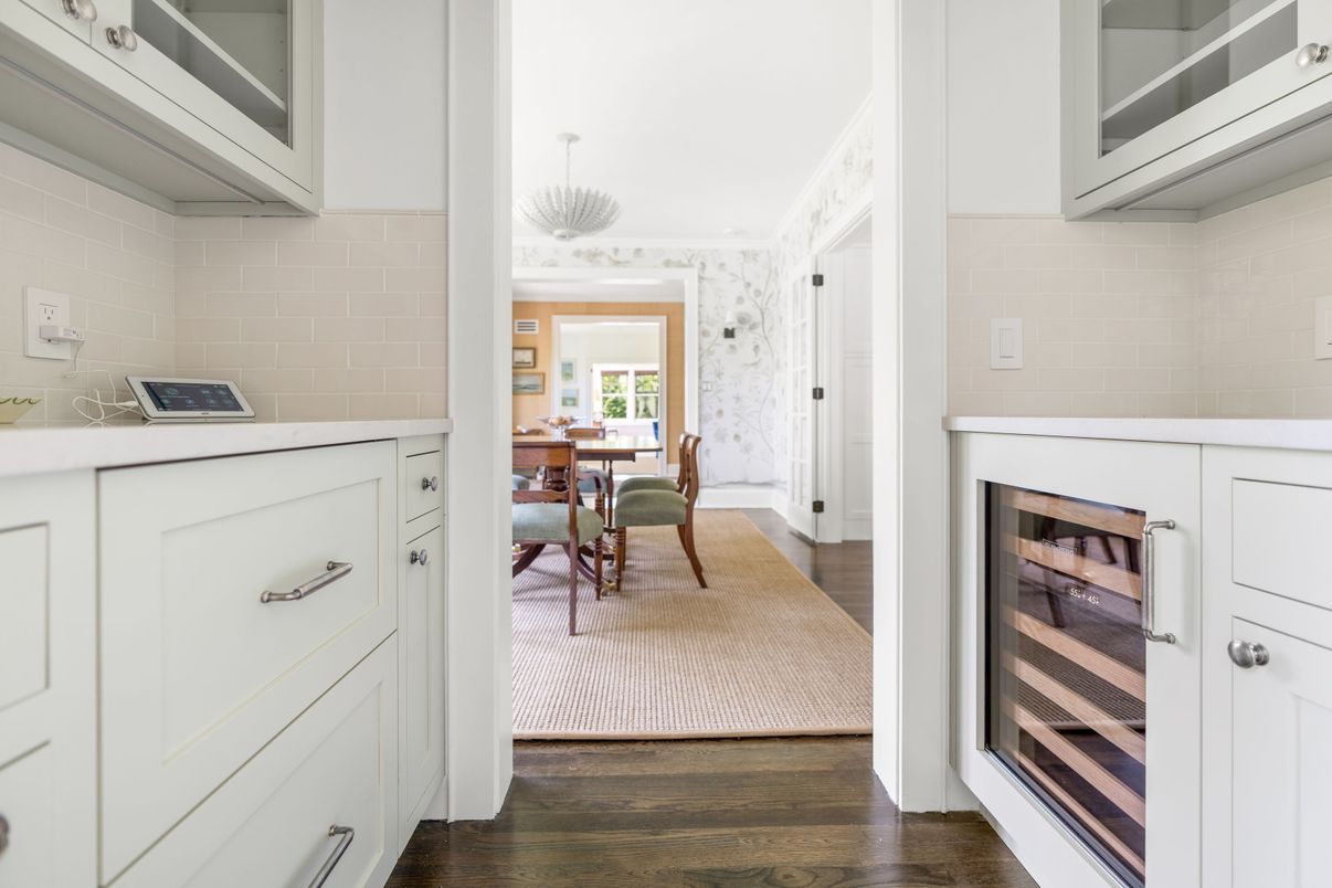 Chandelier, Dining room, Interior, Pendant Lights, Wood Texture Flooring