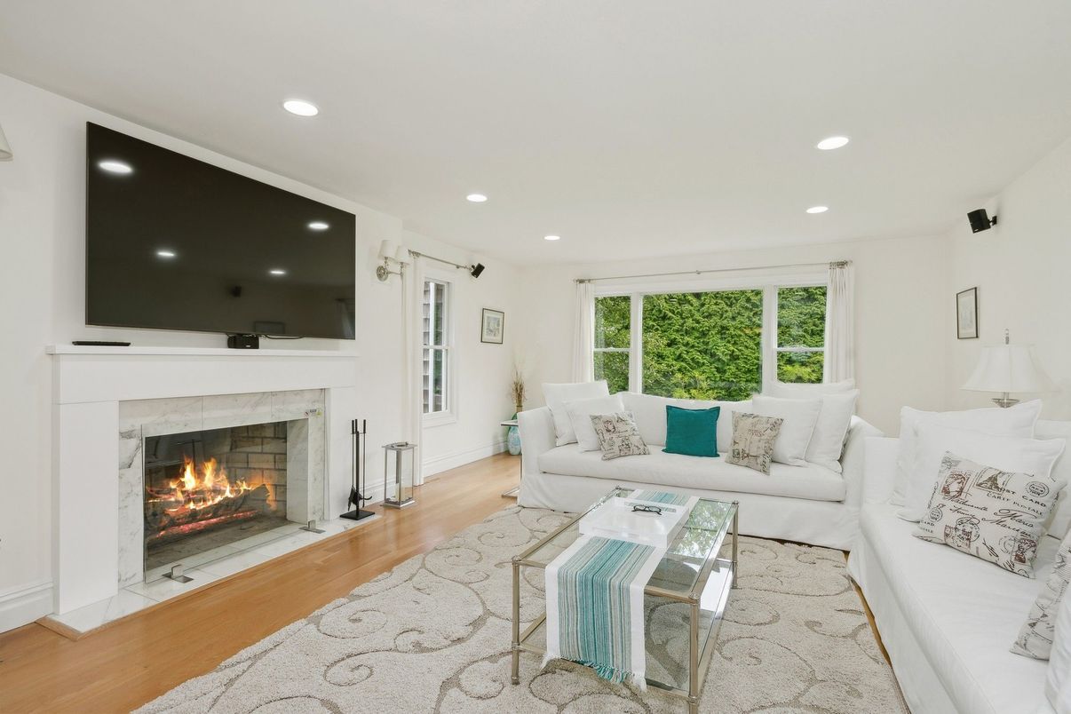 Fireplace, Interior, Living room, Recessed Lighting, Wood Texture Flooring