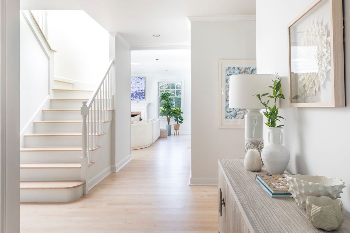 Interior, Recessed Lighting, Wood Texture Flooring