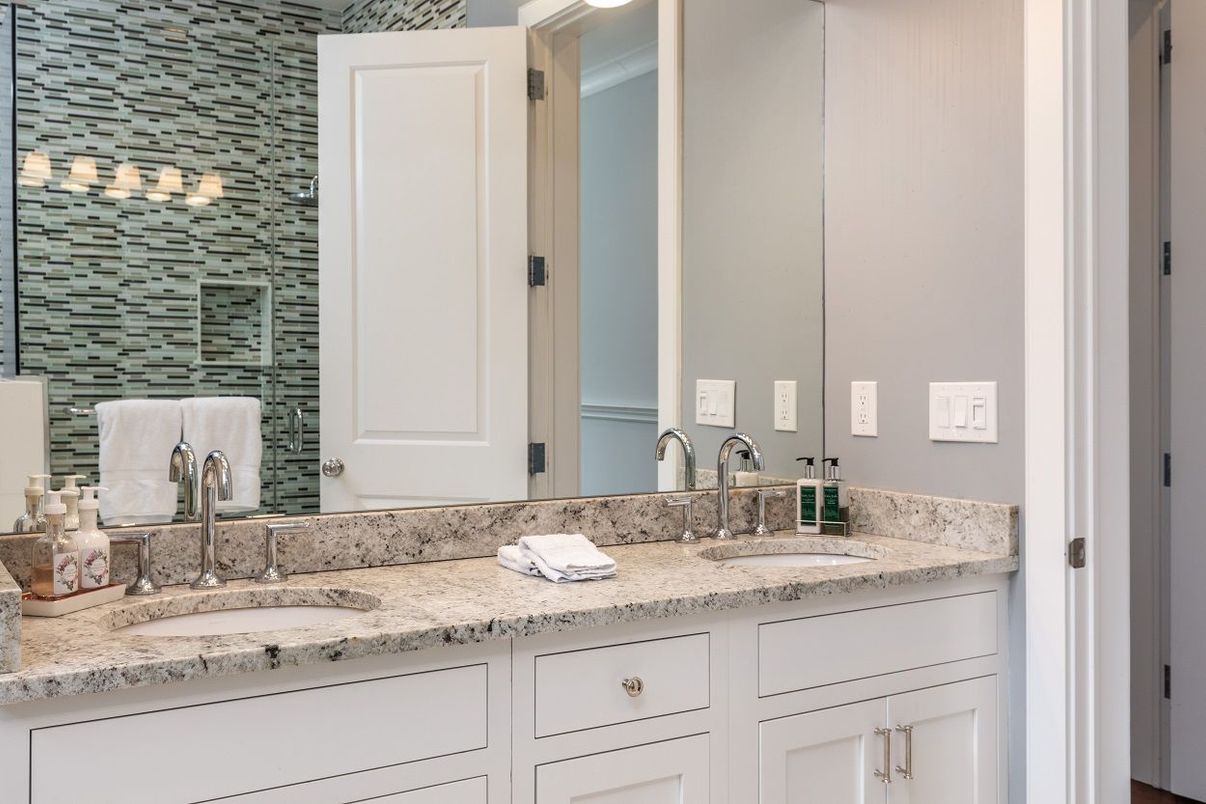 Bathroom, Dual Sink Vanities, Interior