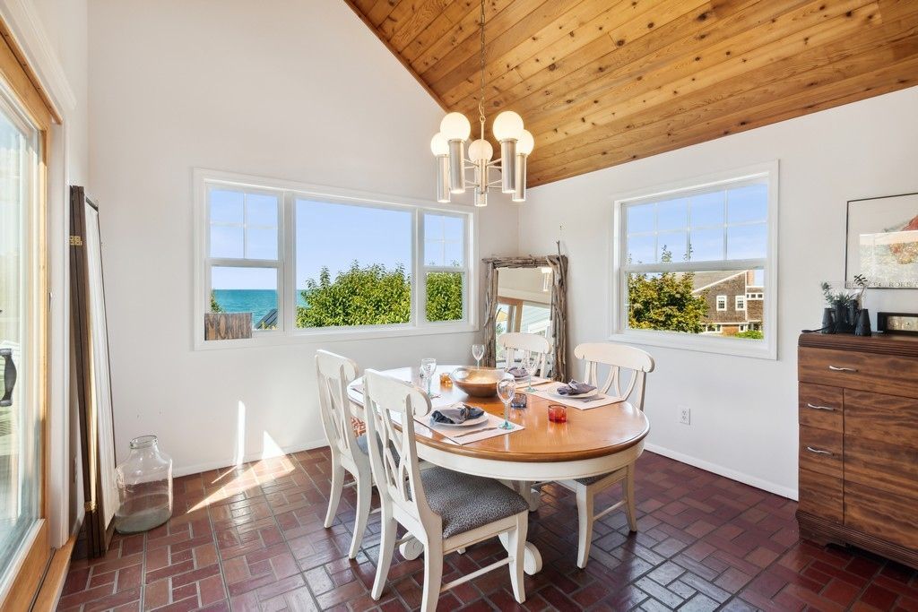 Chandelier, Dining room, Interior, Pendant Lights, Water, Wooden Ceilings