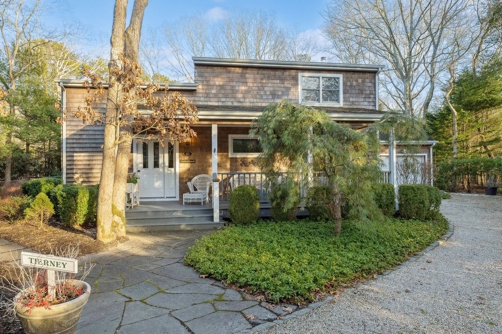Exterior, Facade, American Foursquare