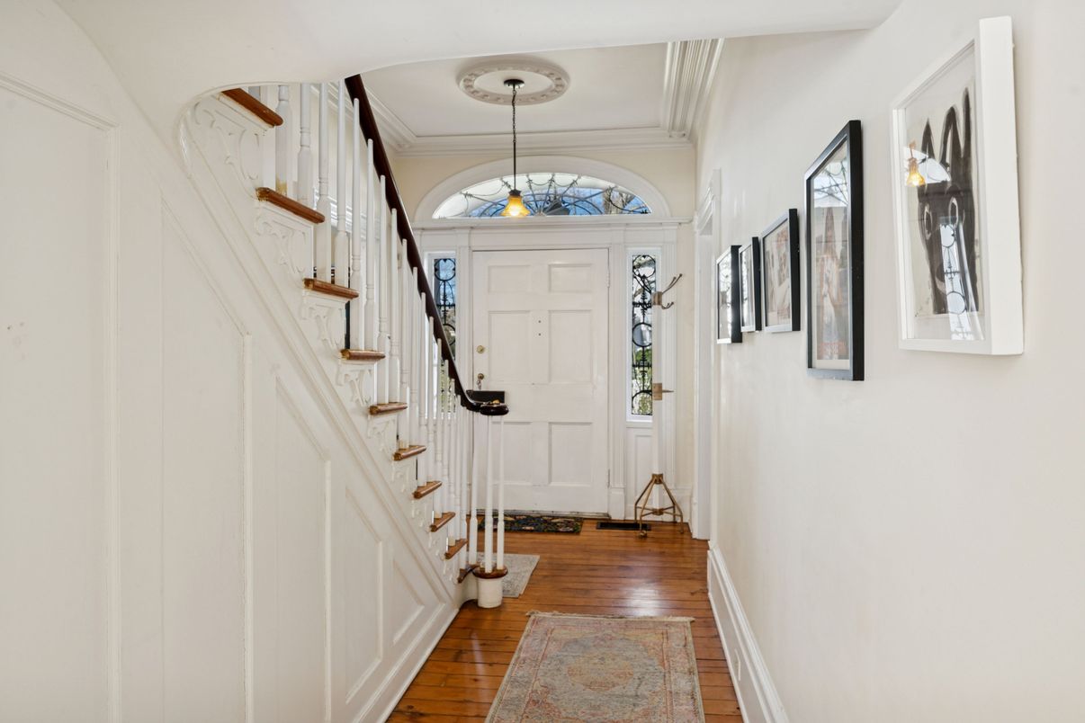 Interior, Pendant Lights, Wood Texture Flooring