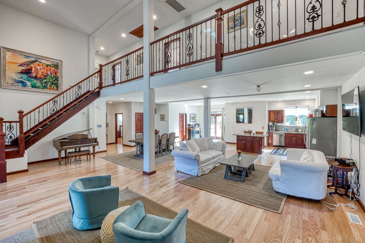 Interior, Living room, Piano, Recessed Lighting, Wood Texture Flooring