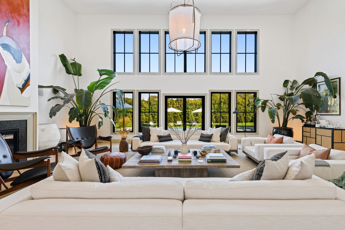 Chandelier, Fireplace, Interior, Living room
