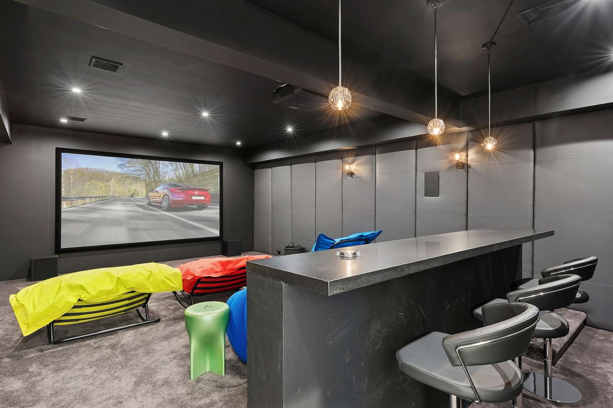 Interior, Pendant Lights, Projection Screen, Recessed Lighting, Theatre Room