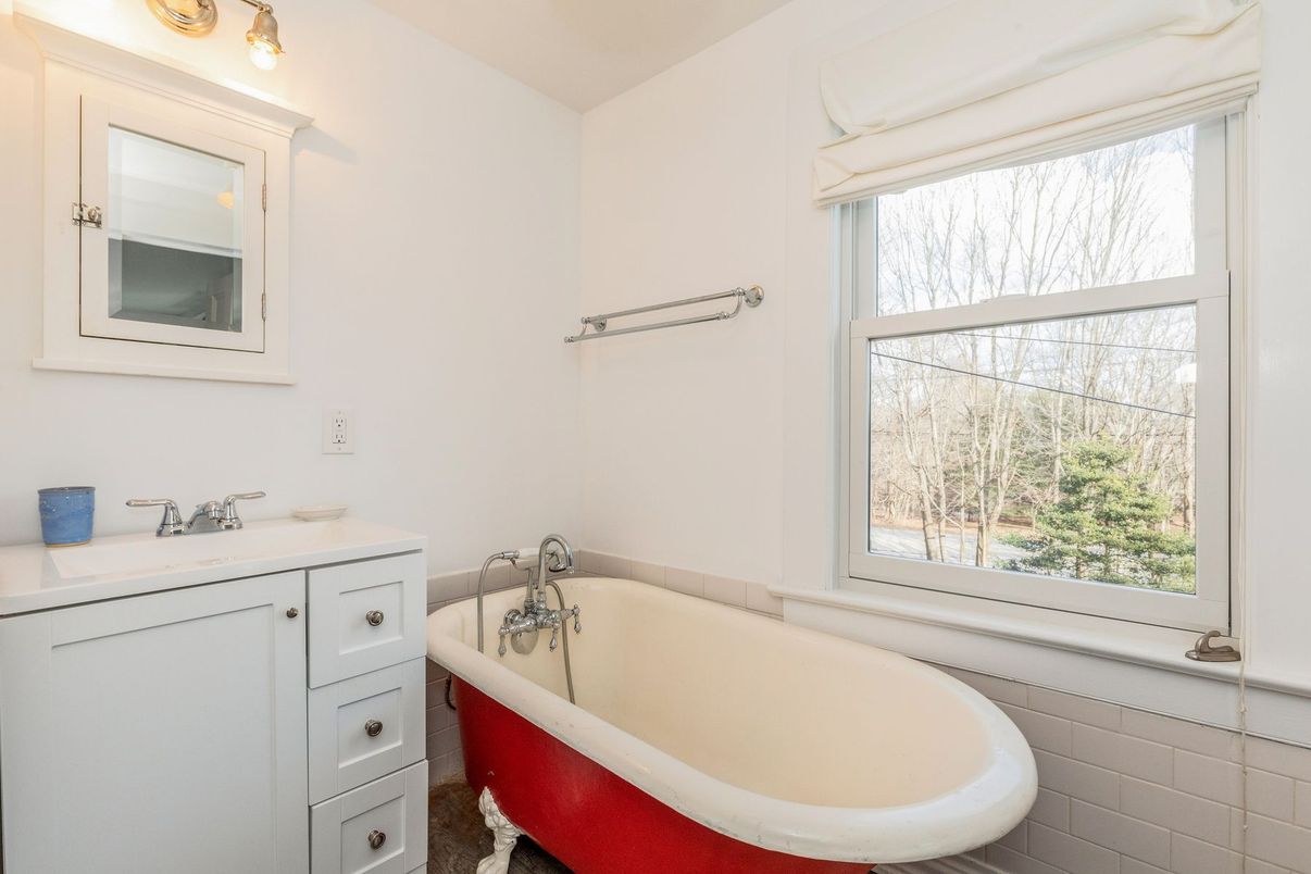 Bathroom, Free Standing Baths, Interior