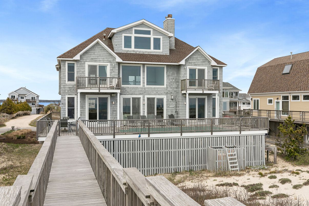 Exterior, Facade, Queen Anne Victorian