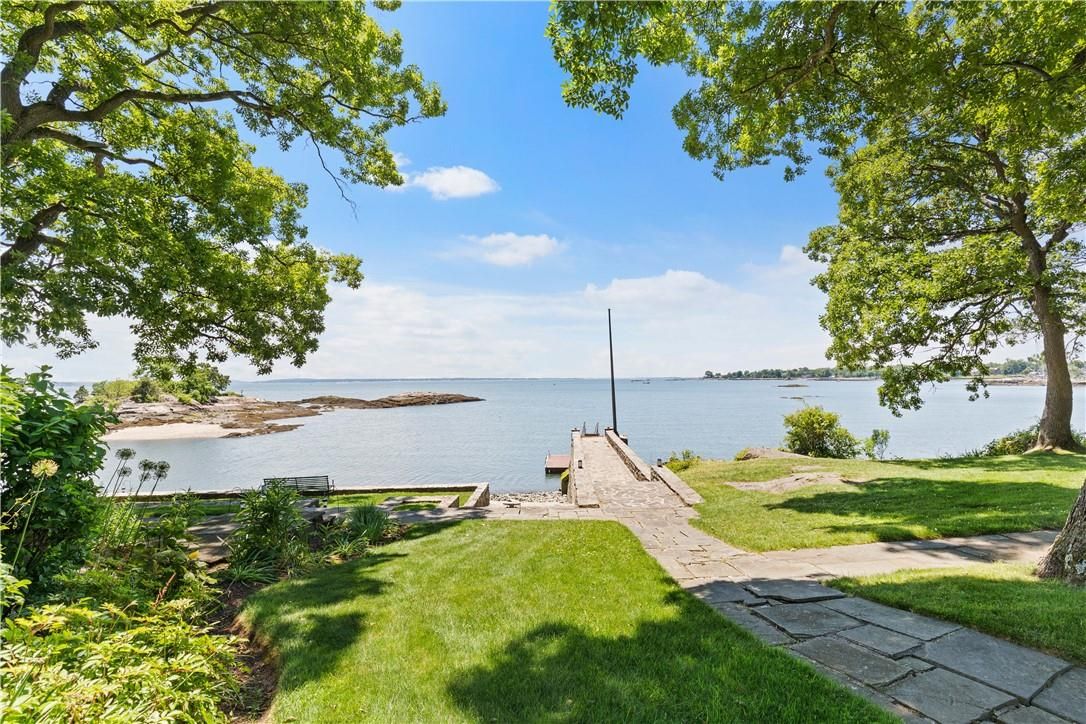 Exterior, Lake