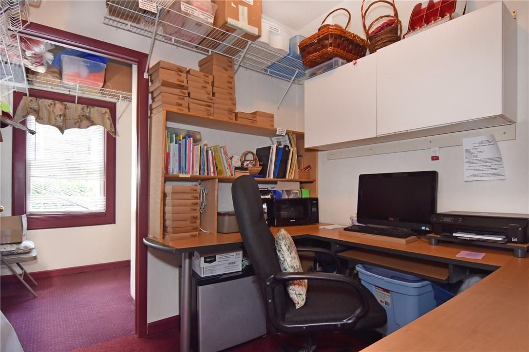 Home Office, Interior