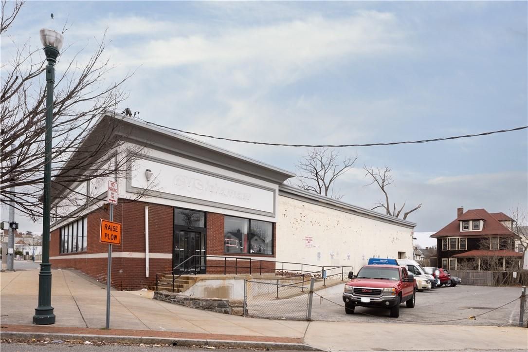 Exterior, Facade, Brick Facade, None