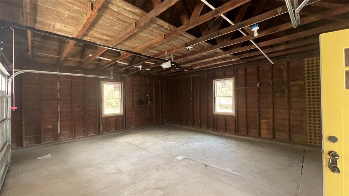 Empty room, Interior, Wooden Beams, Wooden Ceilings, Wooden Walls