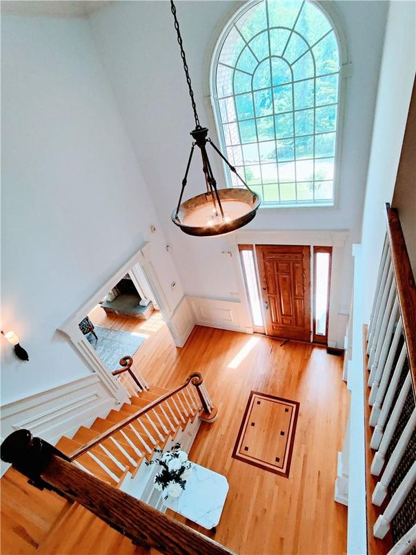 Interior, Pendant Lights, Wood Texture Flooring