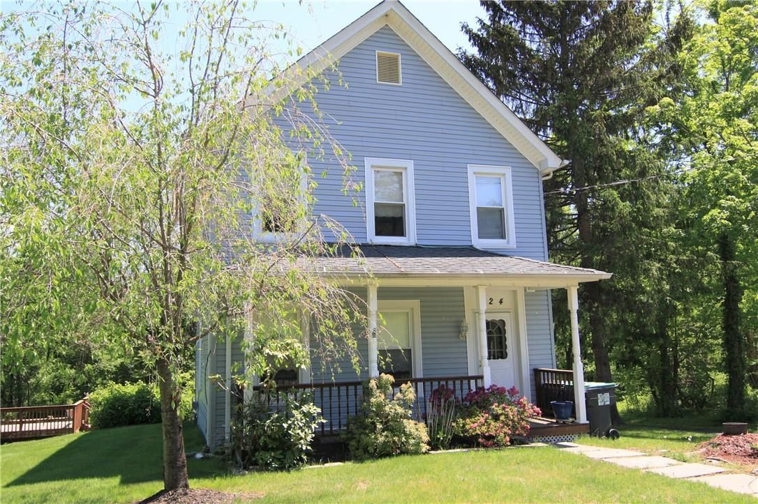 Exterior, Facade, Queen Anne Victorian